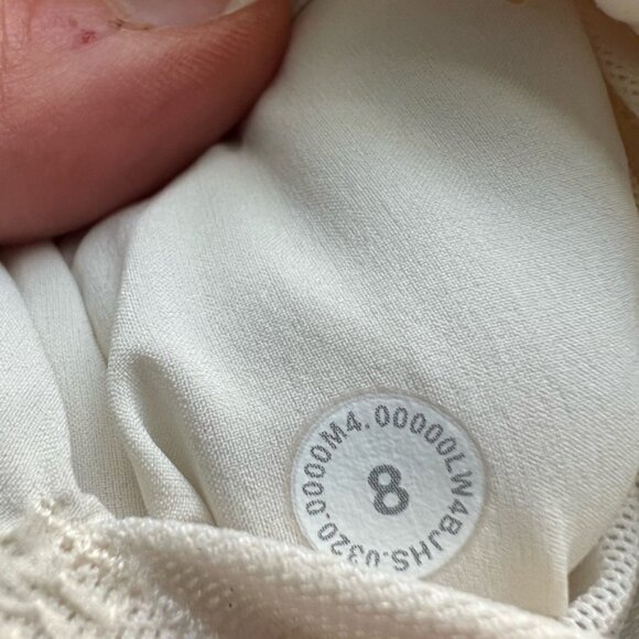 NWOT Lululemon Dynamic Movement Water Repellant Hoodie Light Ivory Size 8 - Picture 7 of 7